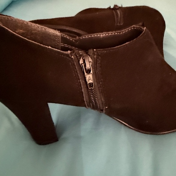 AEROSOLES black Ankle Boots - Picture 4 of 5